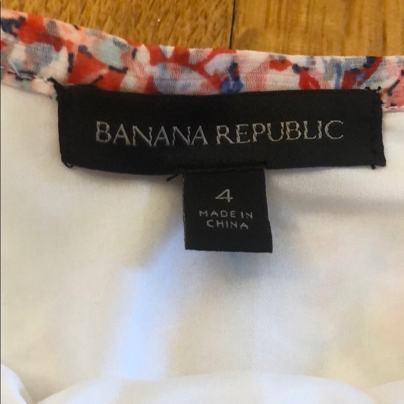 Fun, flowy, floral Banana Republic skirt - Picture 5 of 7